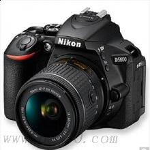 尼康 D5600 單反相機(jī) （18-55mm鏡頭+16G卡+包+讀卡器）