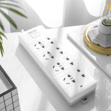得力18258-02插座_4+4_2米_PVC袋裝(白)(只)